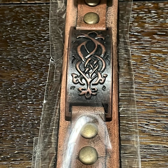 NEW Viking Rune Men's Wide Leather Bracelet - Picture 5 of 9